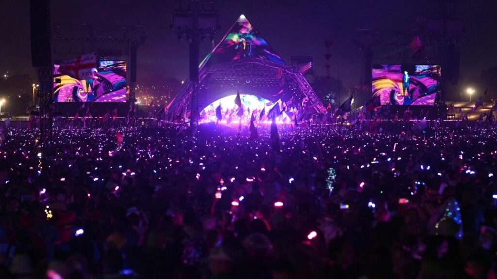 Coldplay Live performance India: How LED wristbands works and create magical moments